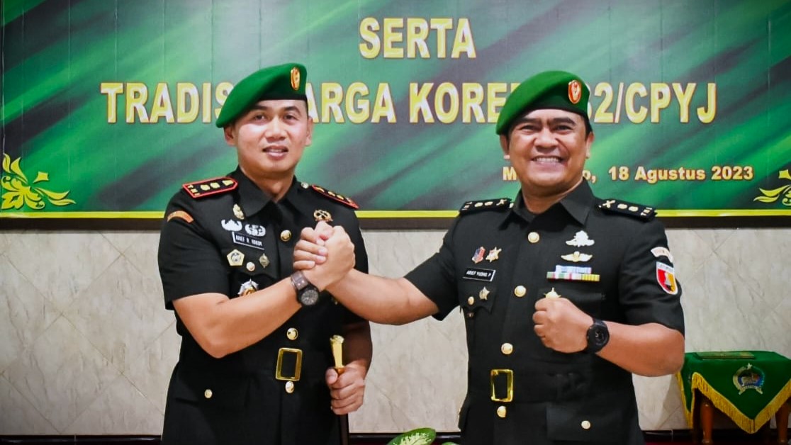 Dandim 0813 Bojonegoro Serahkan Tongkat Komando ke Adik